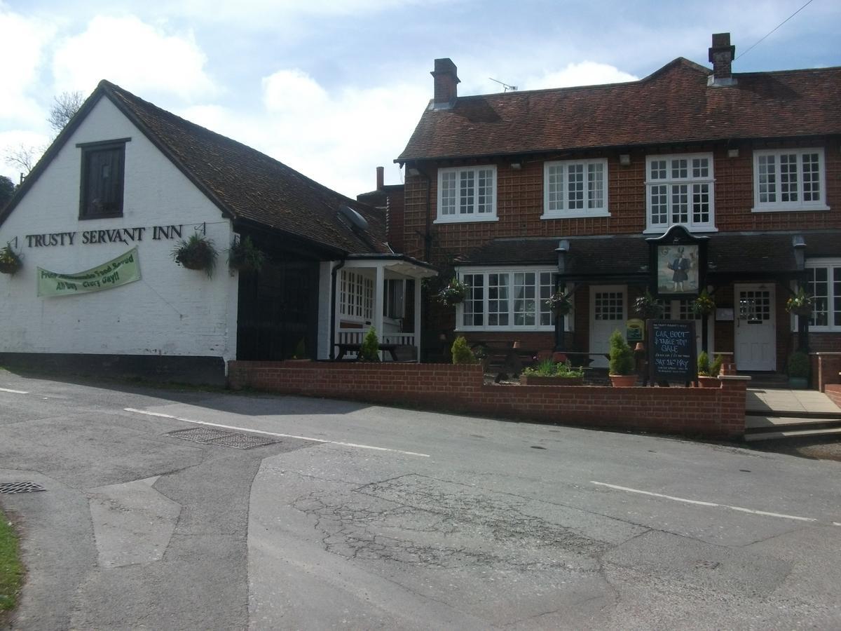 The Trusty Servant Inn Lyndhurst Exterior photo